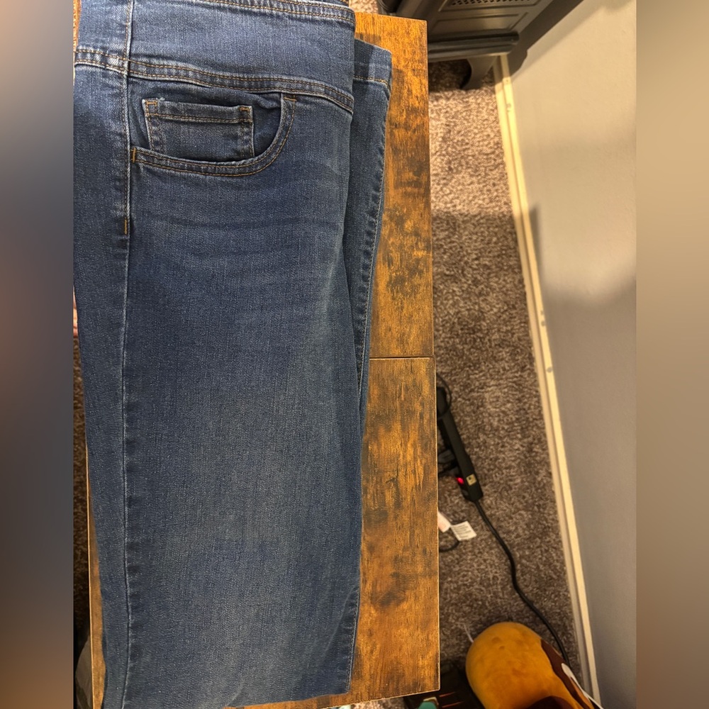 Sofia jeans size 10.